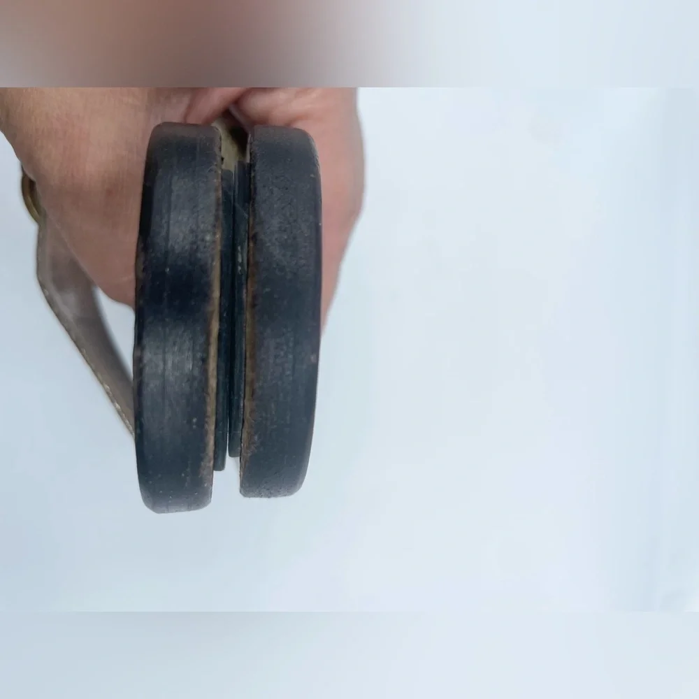 Gucci Metallic Gold leather GG marmont thong sandals flat EU 39.5 - Picture 7 of 12